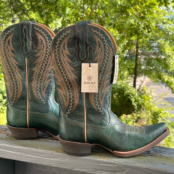 NWT ARIAT Boots! - Picture 4 of 6